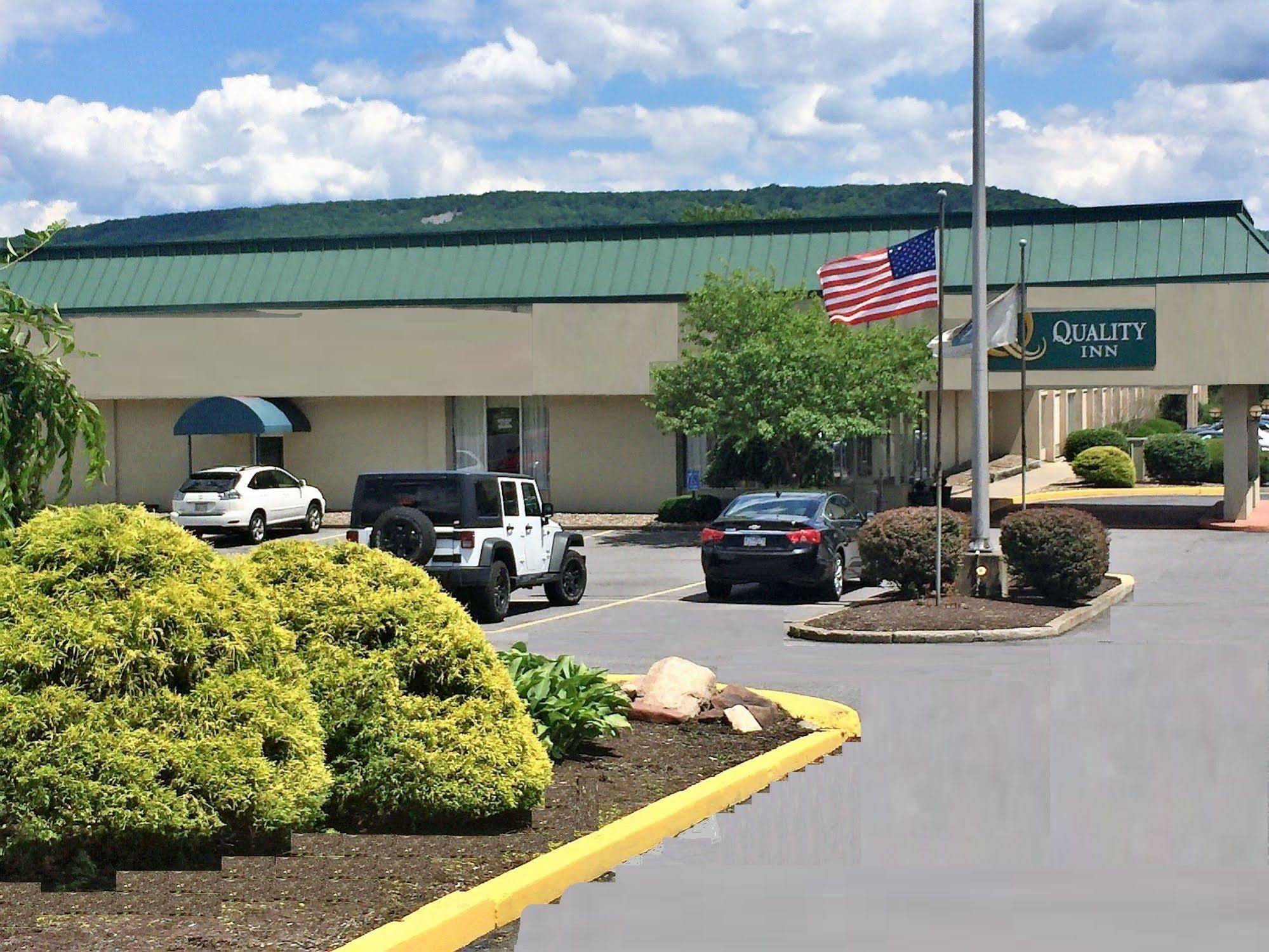 Baymont By Wyndham Milesburg Exterior foto